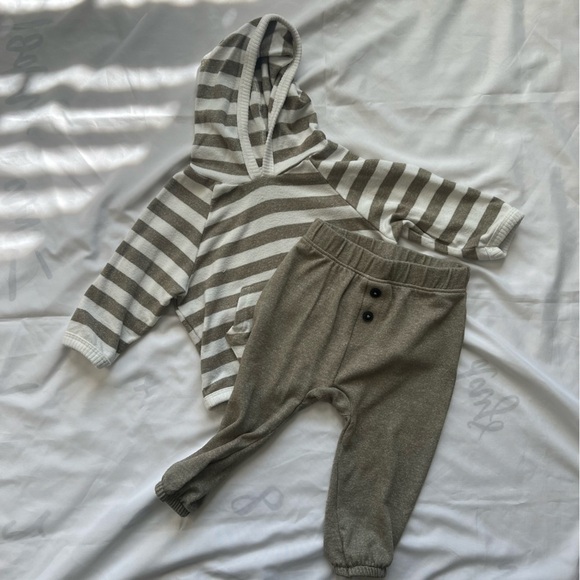 Easy Peasy Cozy Green Striped Hoodie and Pants Set Size 6-9 Months - Picture 2 of 16
